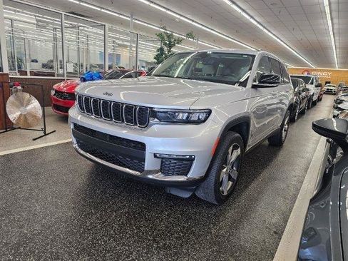 Used 2021 Jeep Grand Cherokee L Limited RWD image 1