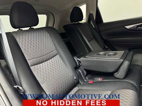 Used 2019 Nissan Rogue SV w/ Sun & Sound Touring Package AWD/4WD image 19
