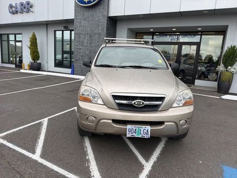 Used 2009 Kia Sorento LX AWD/4WD image 2