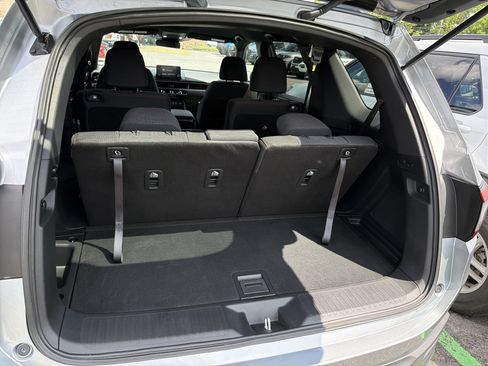 Used 2025 Honda Pilot Sport image 25