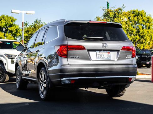Used 2017 Honda Pilot Touring image 7