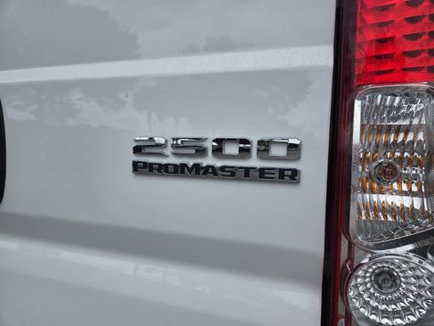 Used 2024 RAM ProMaster 2500 w/ Convenience Group FWD image 17