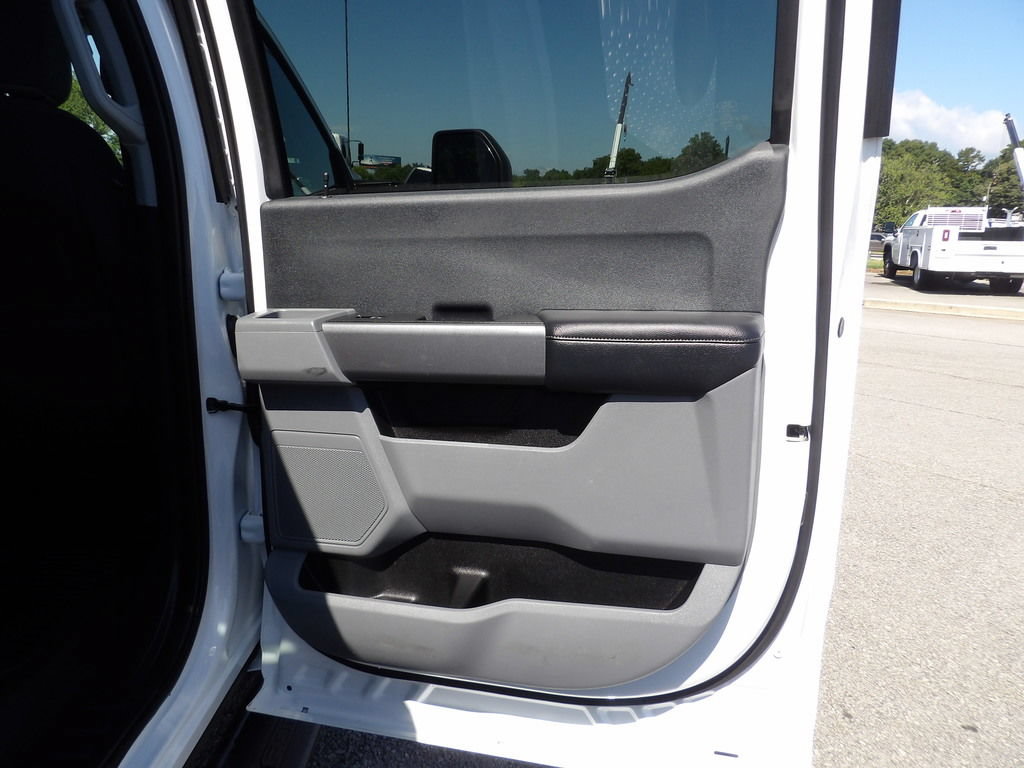 Used 2025 Ford F550 4x4 Crew Cab image 35
