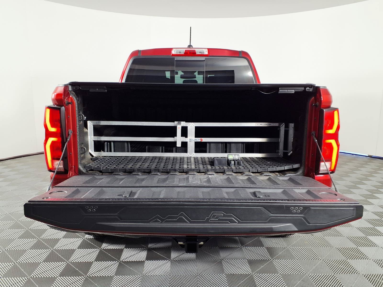 Used 2023 Chevrolet Colorado Z71 w/ Z71 Convenience Package 2 AWD/4WD image 8