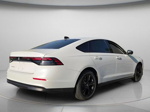 Used 2025 Honda Accord SE image 6