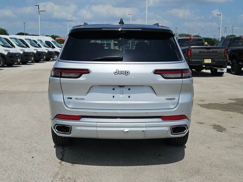 Used 2021 Jeep Grand Cherokee L Summit AWD/4WD image 4