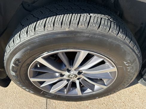 Used 2017 Toyota Highlander XLE image 21