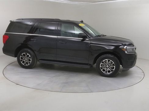 Certified 2024 Ford Expedition XLT image 13