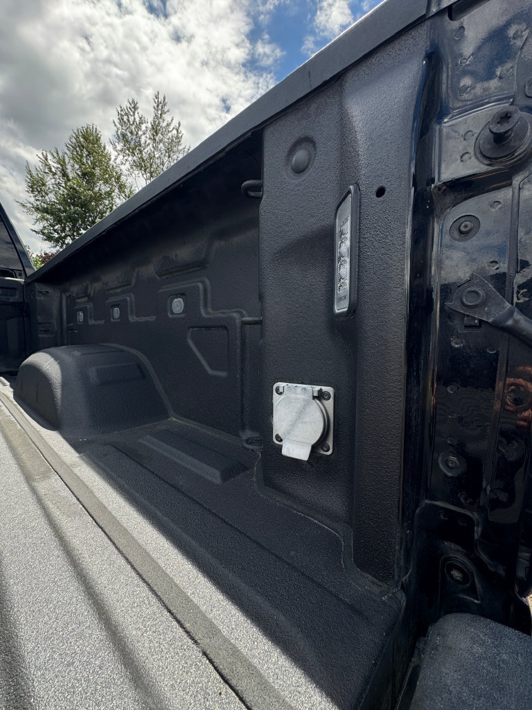 Used 2022 GMC Sierra 3500 Denali w/ Denali Black Diamond Edition AWD/4WD image 11