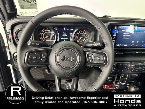 Used 2026 Jeep Gladiator Rubicon AWD/4WD image 11