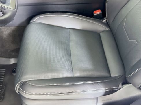 Used 2025 Lexus GX 550 w/ Accessory Package (2T) image 18