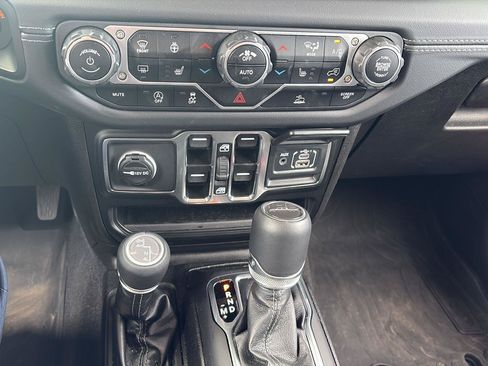 Used 2025 Jeep Gladiator Sport AWD/4WD image 15