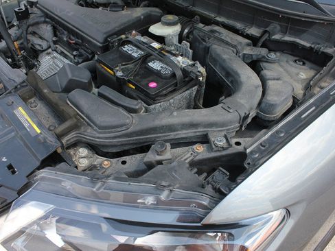 Used 2018 Nissan Rogue SV AWD/4WD image 47