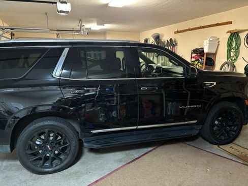 Certified 2023 GMC Yukon SLT w/ SLT Luxury Package AWD/4WD image 2