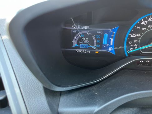 Used 2016 Ford C-MAX Energi SEL w/ Equipment Group 301A FWD image 18