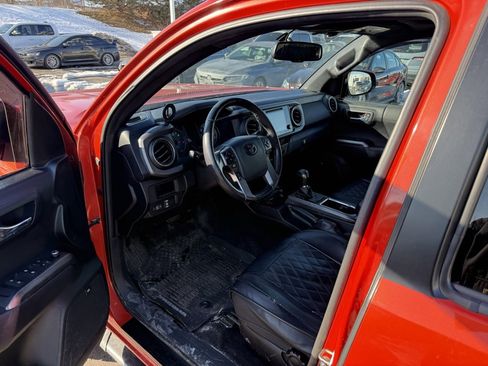 Used 2016 Toyota Tacoma TRD Off-Road image 7