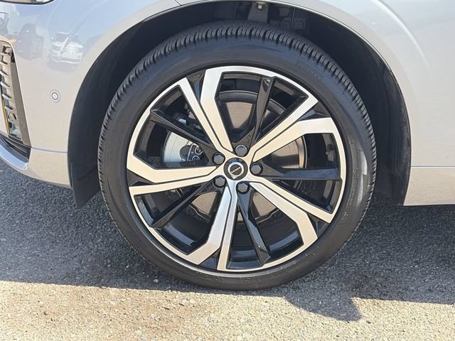 Certified 2025 Volvo XC60 T8 Ultra w/ Protection Package Premier AWD/4WD image 10