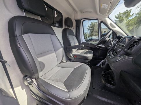 Used 2025 RAM ProMaster 2500 w/ Convenience Group FWD image 10