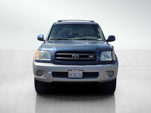 Used 2004 Toyota Sequoia SR5 RWD image 2