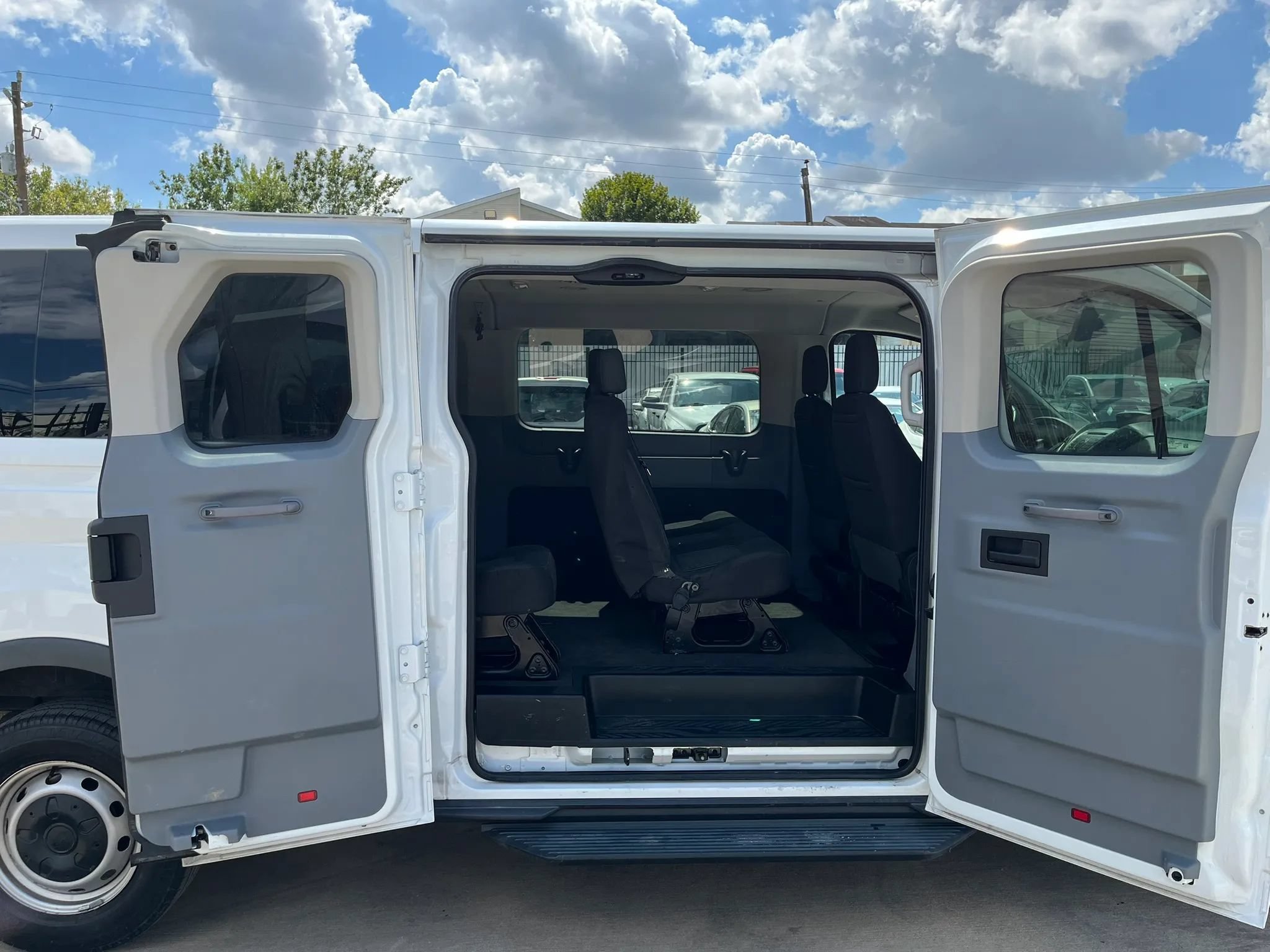 Used 2018 Ford Transit 350 XL RWD image 25
