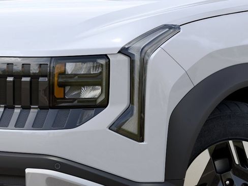 New 2027 Kia Seltos LX FWD image 10
