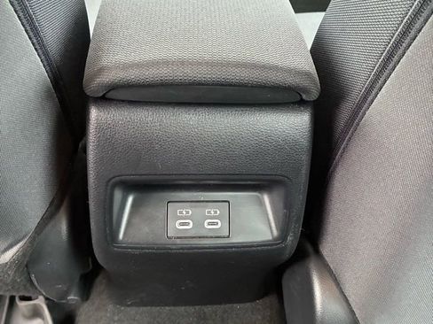 Used 2023 Toyota Corolla LE image 35