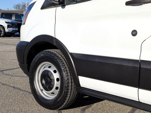 Used 2019 Ford Transit 150 XL image 30