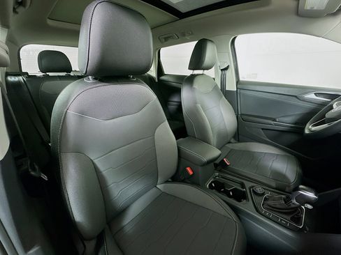 New 2026 Volkswagen Taos SE image 26