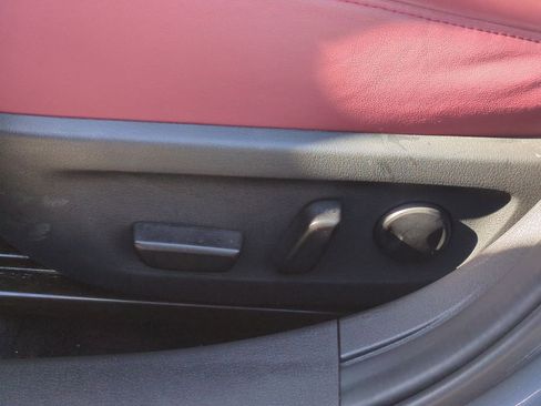 Used 2025 MAZDA MAZDA3 s image 33