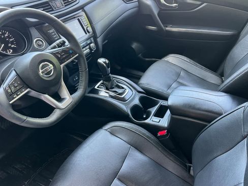Used 2020 Nissan Rogue SL w/ Premium Package FWD image 12