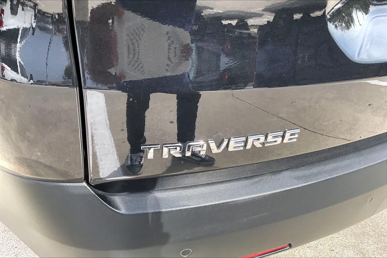 Used 2022 Chevrolet Traverse LT FWD image 8