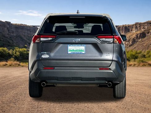 Used 2024 Toyota RAV4 LE AWD/4WD image 4