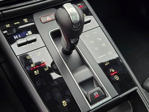 New 2026 Porsche Macan AWD/4WD image 27