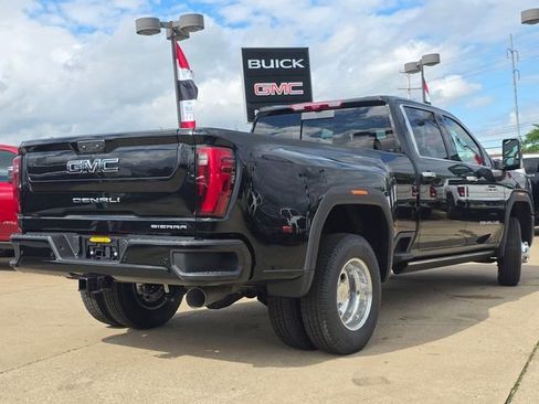 New 2026 GMC Sierra 3500 Denali Ultimate AWD/4WD image 17