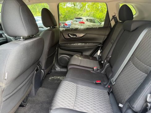 Used 2019 Nissan Rogue S w/ Special Edition Package FWD image 12