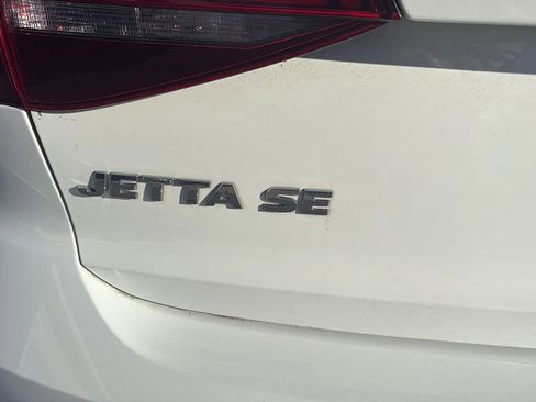Used 2016 Volkswagen Jetta SE image 11