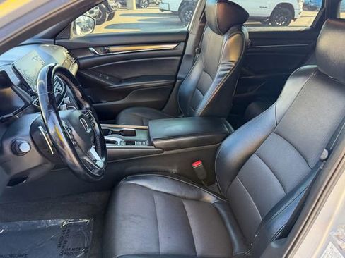 Used 2018 Honda Accord Sport image 12