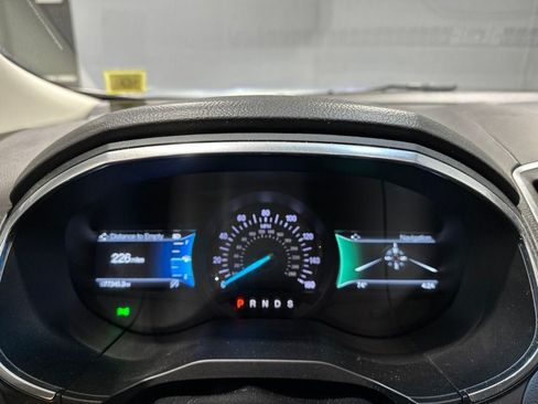 Used 2019 Ford Edge Titanium w/ Cold Weather Package AWD/4WD image 10