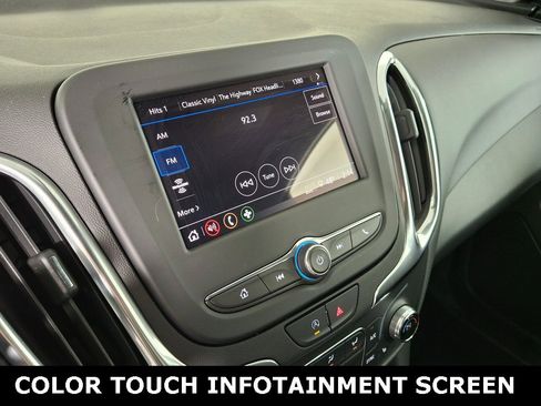 Used 2022 Chevrolet Equinox LT image 17