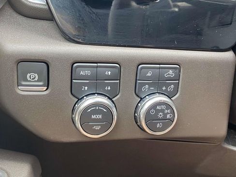 Certified 2025 GMC Sierra 1500 SLT w/ SLT Premium Plus Package AWD/4WD image 28