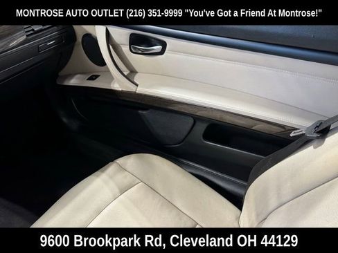 Used 2011 BMW 335i Convertible image 29