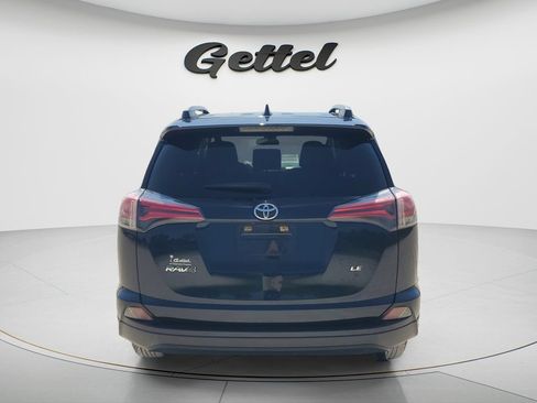 Used 2018 Toyota RAV4 LE FWD image 6