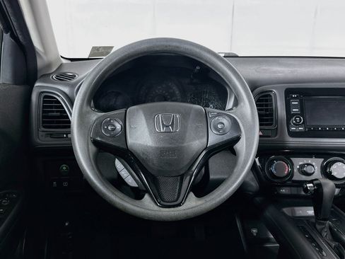 Used 2019 Honda HR-V LX image 17