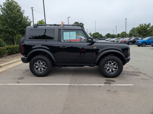 Used 2024 Ford Bronco Badlands AWD/4WD image 3