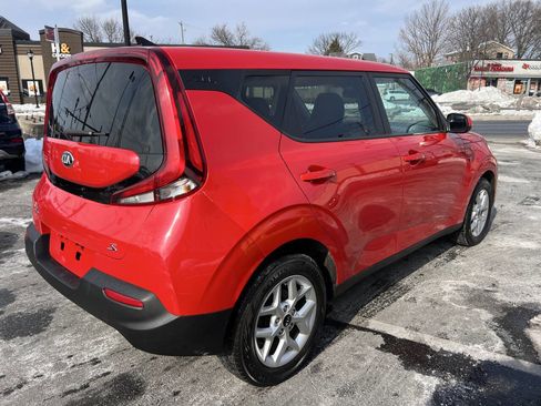 Used 2020 Kia Soul S image 3