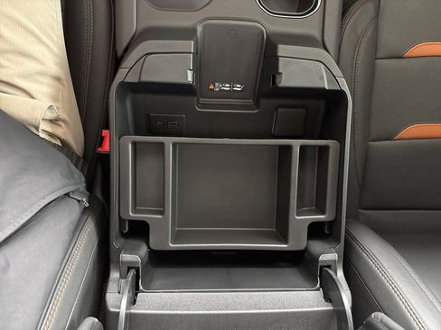 Used 2025 GMC Sierra 1500 AT4 w/ AT4 Premium Package image 24