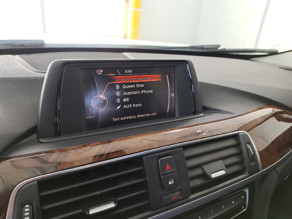Used 2016 BMW 320i Sedan RWD image 11