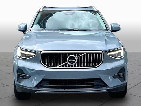 Used 2023 Volvo XC40 B5 Plus w/ Protection Package Premier AWD/4WD image 4