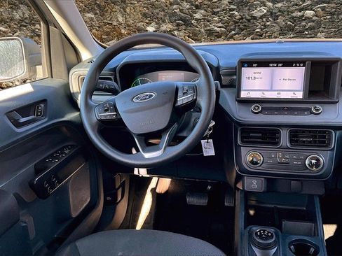 Used 2023 Ford Maverick XL image 5