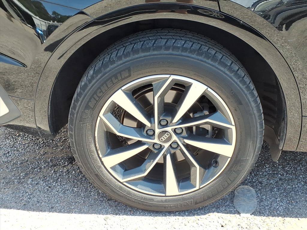 Used 2022 Audi Q5 2.0T Premium Plus w/ Premium Plus Package AWD/4WD image 13
